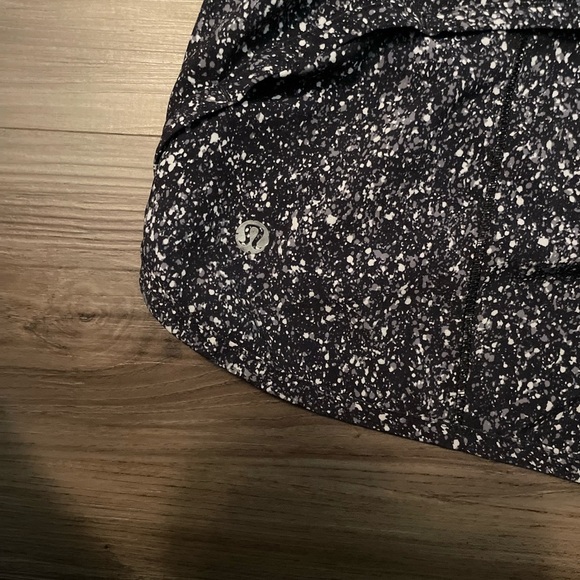 Lululemon Run Times Short Mini Splatter White Black size 4 - Picture 6 of 8
